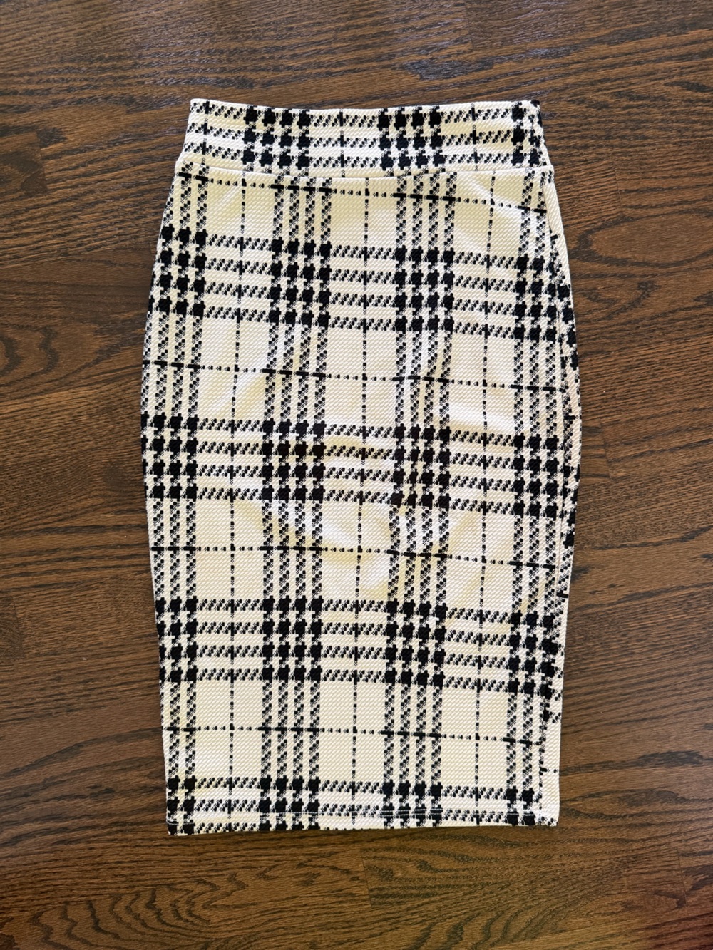 Windsor Black and Cream Plaid Pencil Skirt - Picture 2 of 3